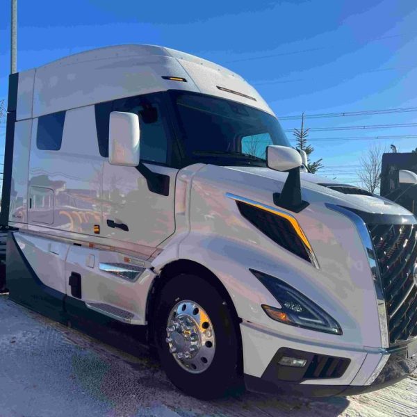 Volvo - NEW VNL840