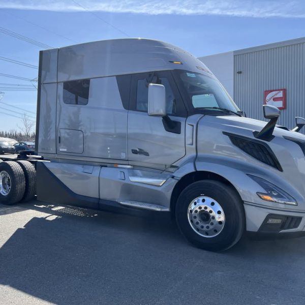 Volvo - NEW VNL840