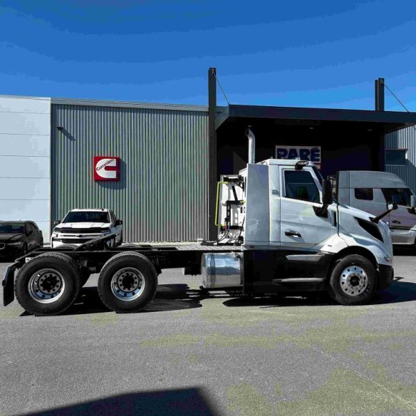 Volvo - NEW VNL 300