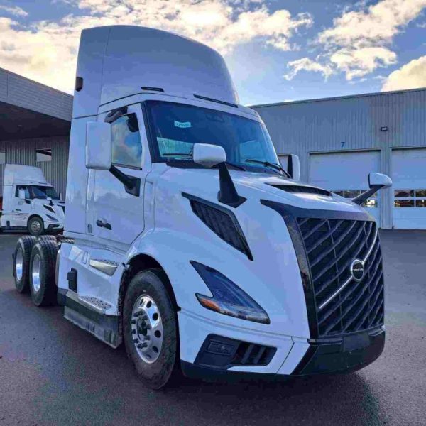 Volvo - NEW VNL 300